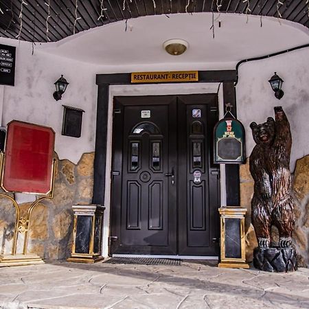 Casa Octavian Hotel Sucevita Eksteriør billede