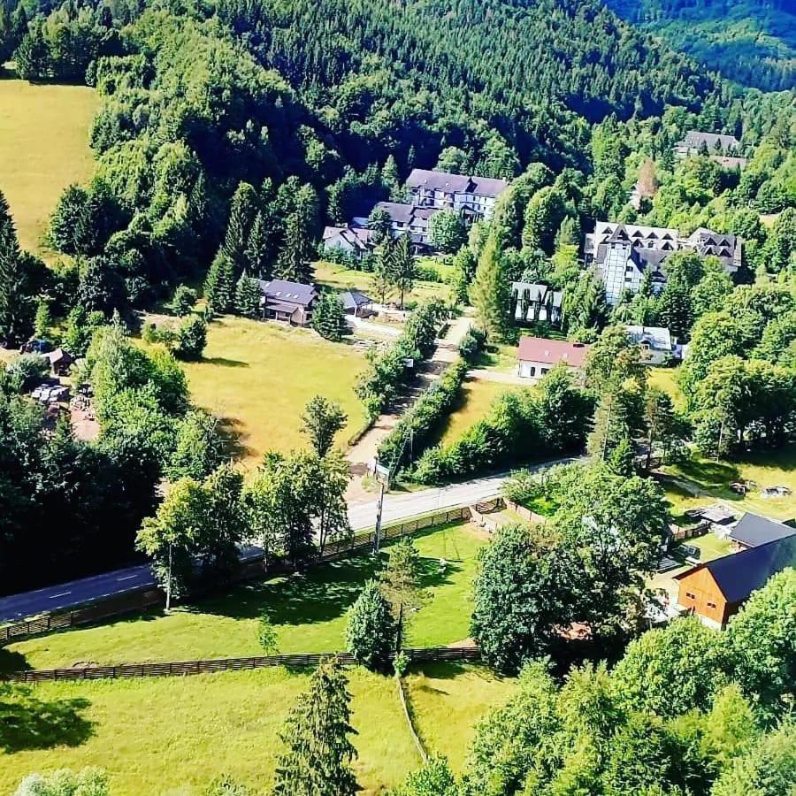 Casa Octavian Hotel Sucevita Eksteriør billede