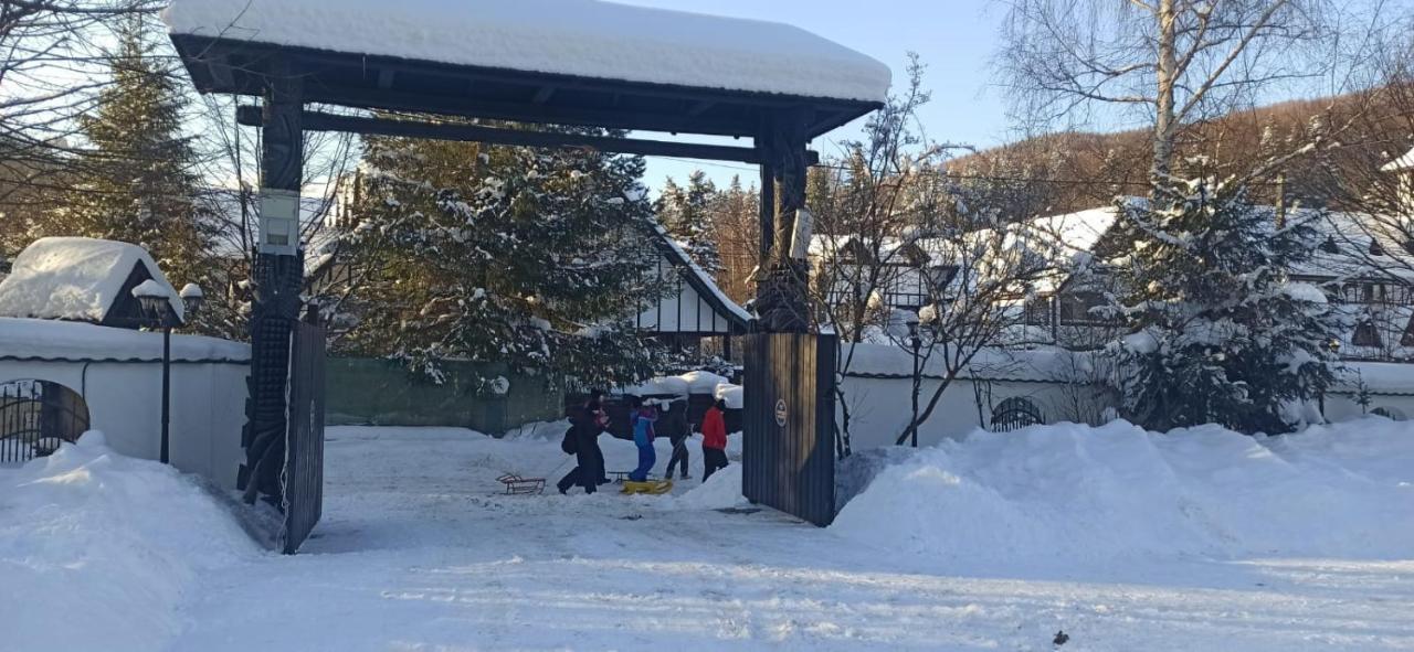 Casa Octavian Hotel Sucevita Eksteriør billede