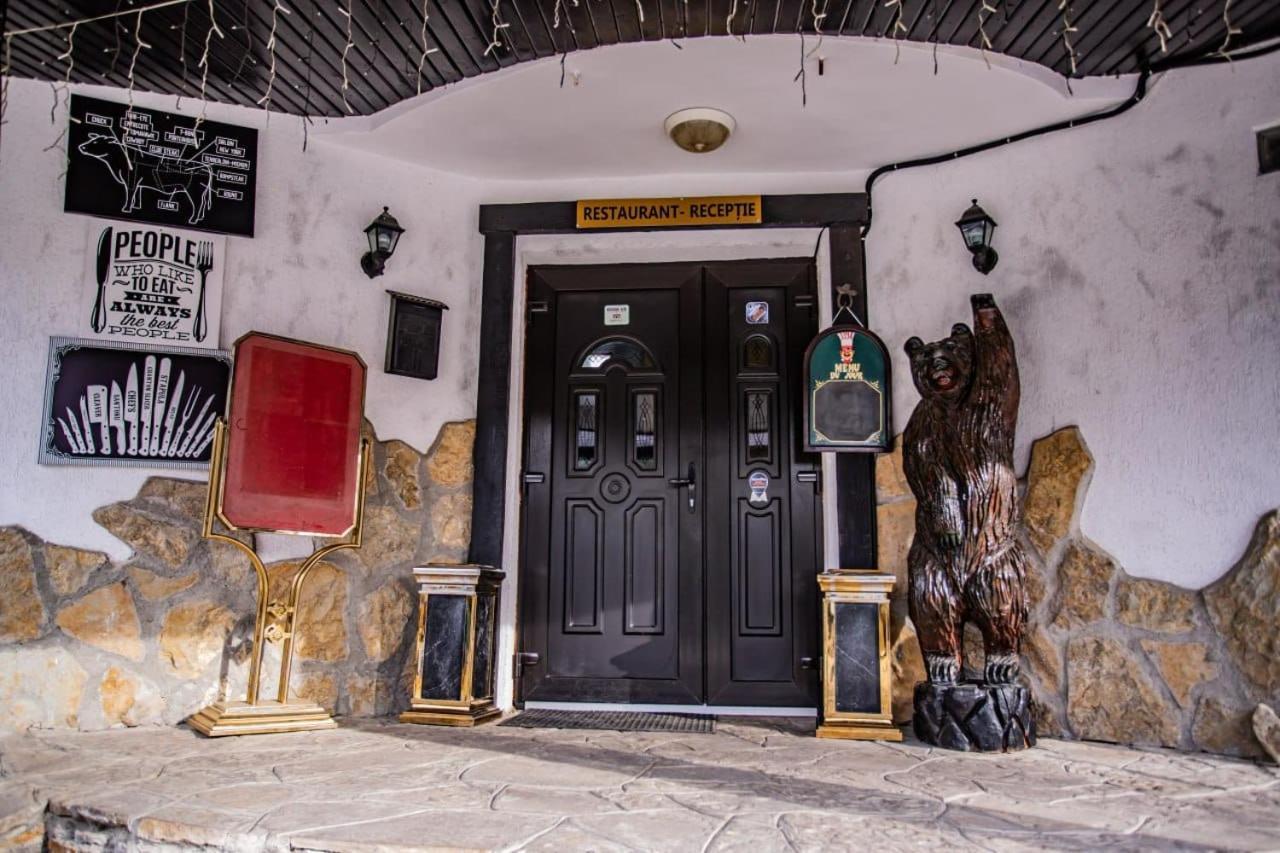 Casa Octavian Hotel Sucevita Eksteriør billede