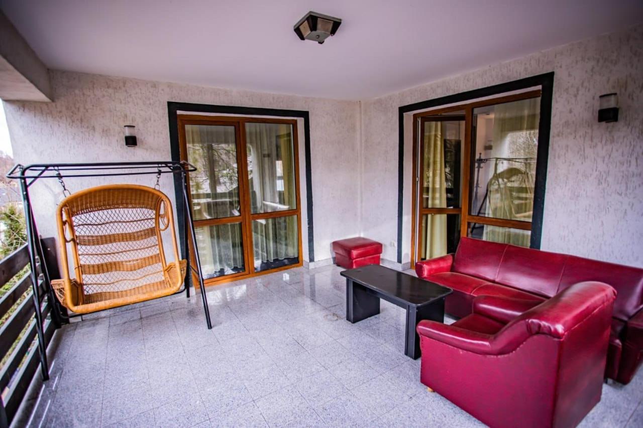 Casa Octavian Hotel Sucevita Eksteriør billede