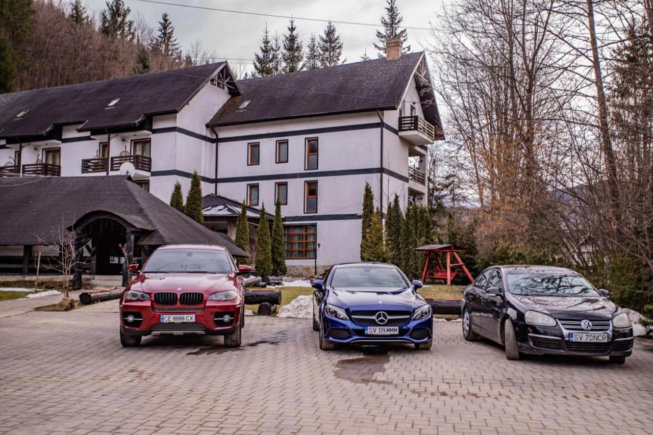 Casa Octavian Hotel Sucevita Eksteriør billede
