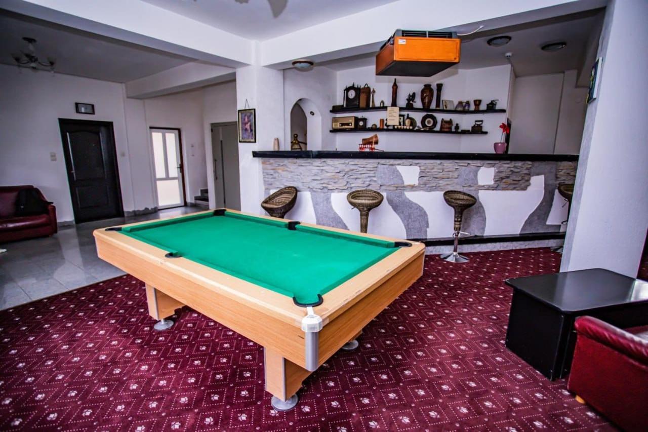 Casa Octavian Hotel Sucevita Eksteriør billede